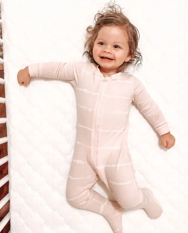 A little room filled with big love. 💕⁠
⁠
📸: Sierra Miller⁠
⁠
#BreathableSleep #CoolComfort #BabyEssentials #ModernNursery #SleepSafeBaby #CribGoals #BabySleepSolutions #NewParentMustHaves #NurseryStyle #SealyBaby #ParentingMadeSimple #SafeSleepMatters